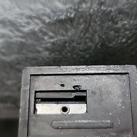 VINTAGE METAL DIECAST MACHINE PENCIL SHARPENER - Picture 3 of 7